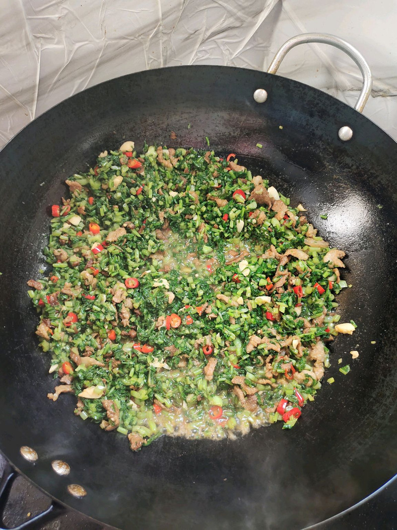 萝卜苗炒肉末