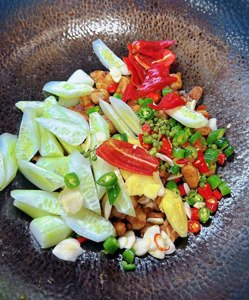 老成都风味黄瓜鲜椒鸡