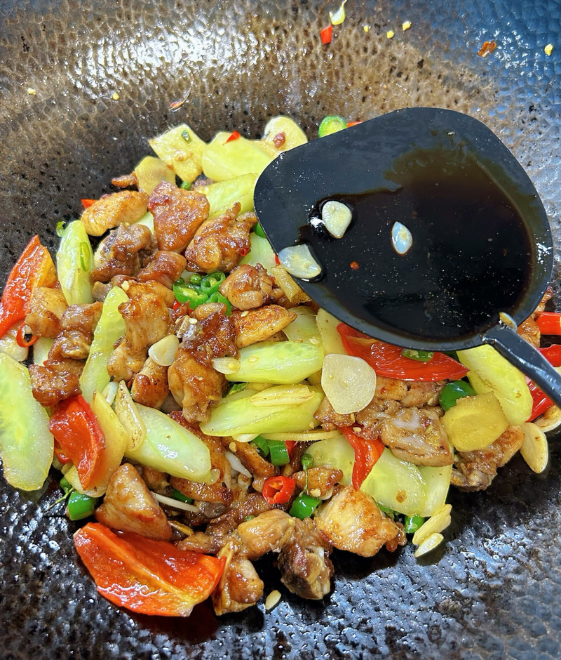 老成都风味黄瓜鲜椒鸡