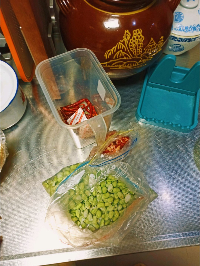 云南菜～铜锅玫瑰毛豆牛肉沫