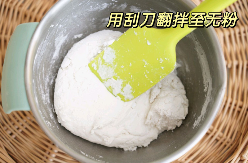 街头金黄炸汤圆