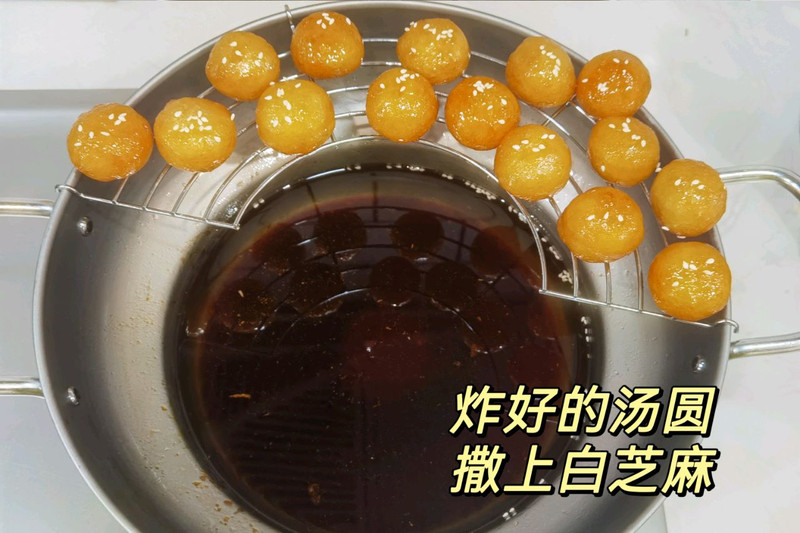 街头金黄炸汤圆