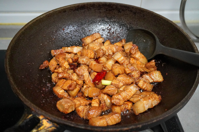 五花肉炖笋干