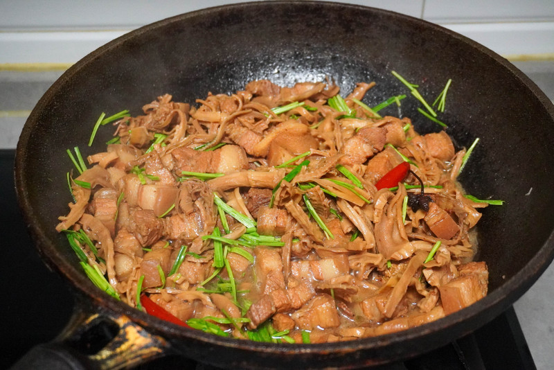 五花肉炖笋干
