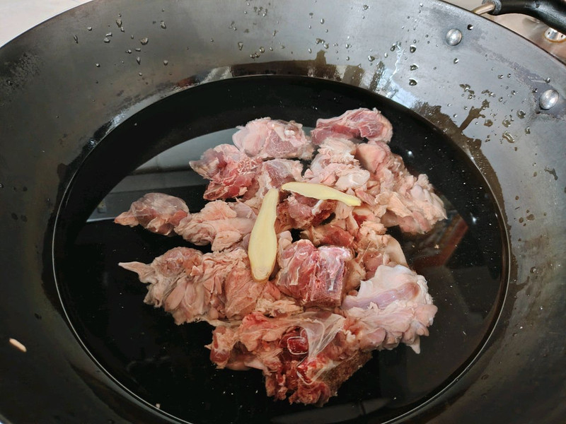 红烧羊肉萝卜煲