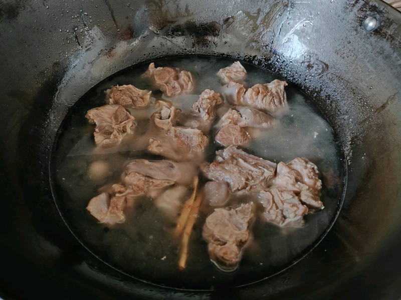 红烧羊肉萝卜煲