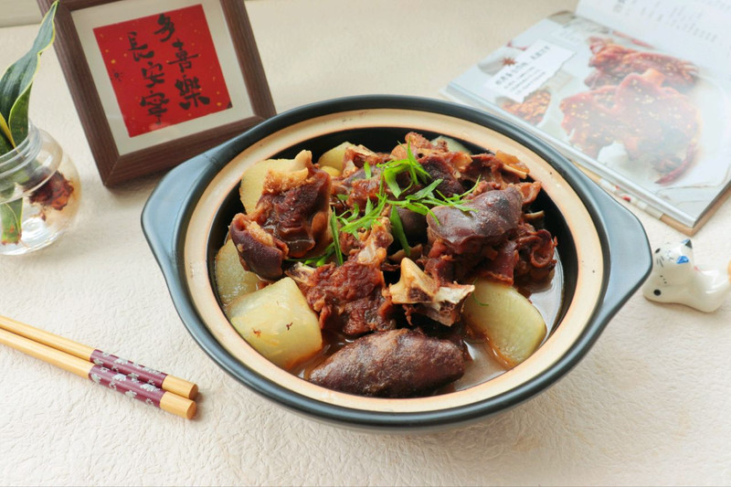 红烧羊肉萝卜煲