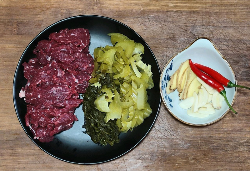 酸菜炒牛肉