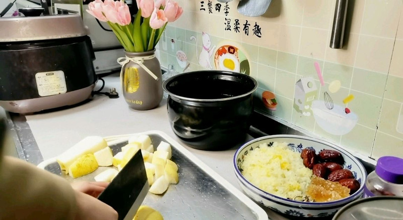 银耳炖雪梨