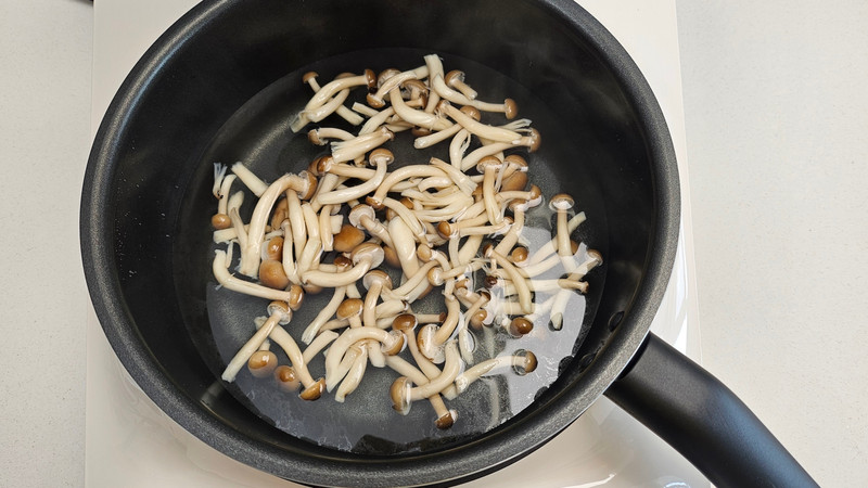 蟹味菇炒鸡蛋
