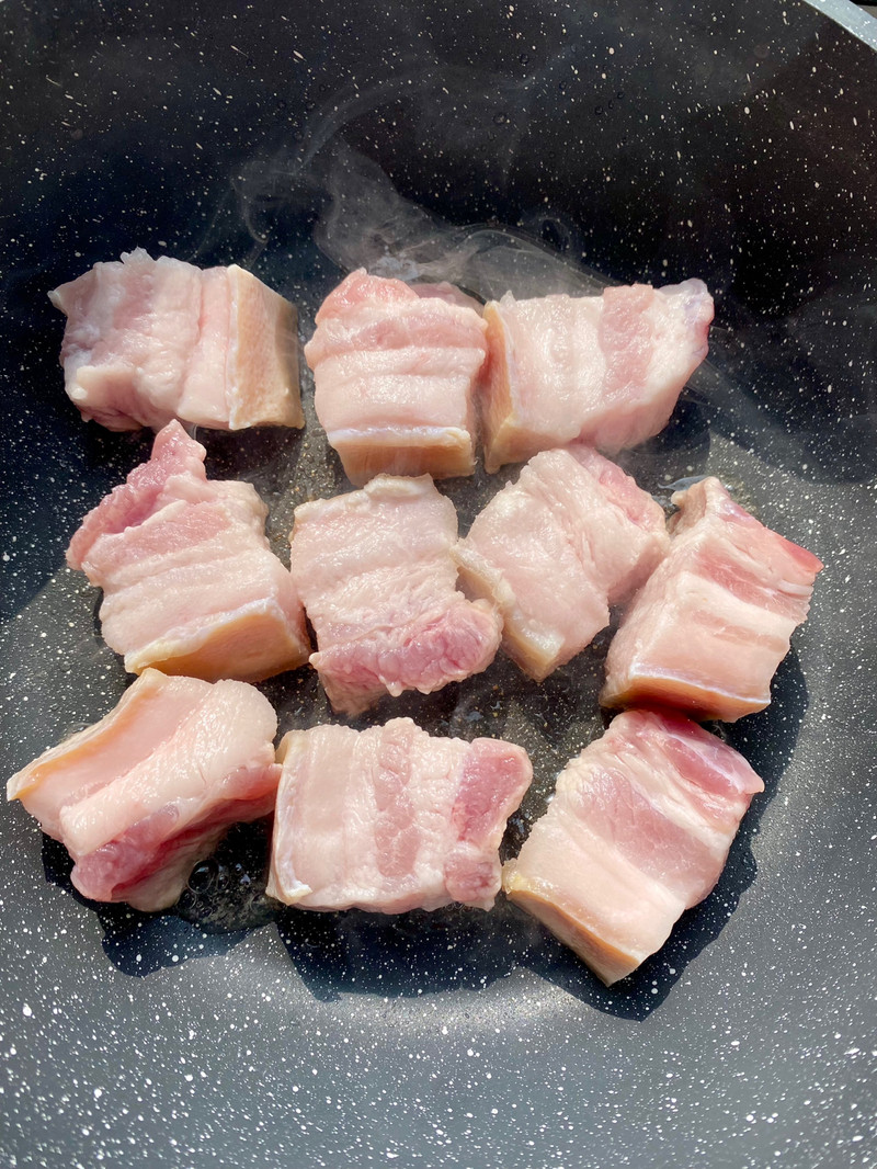 鹌鹑蛋红烧肉