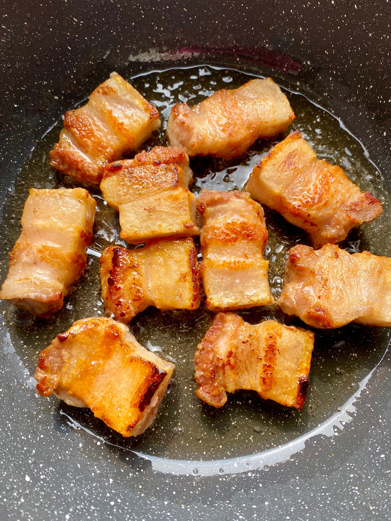 鹌鹑蛋红烧肉