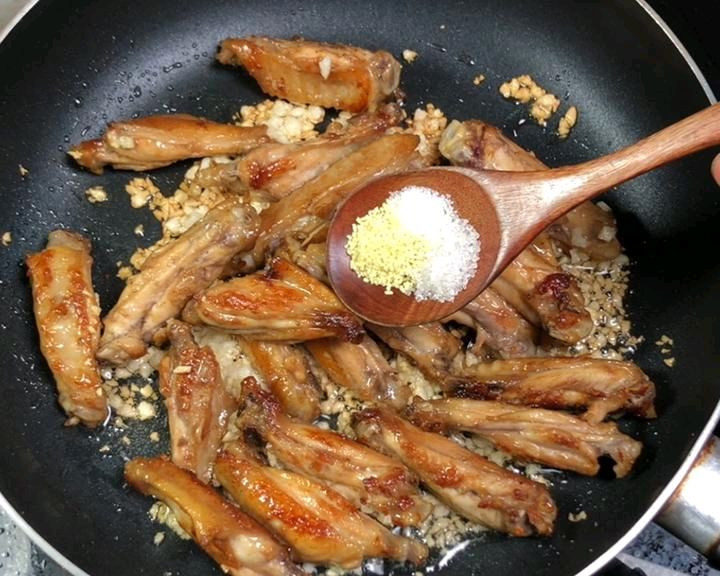 蒜香鸡翅