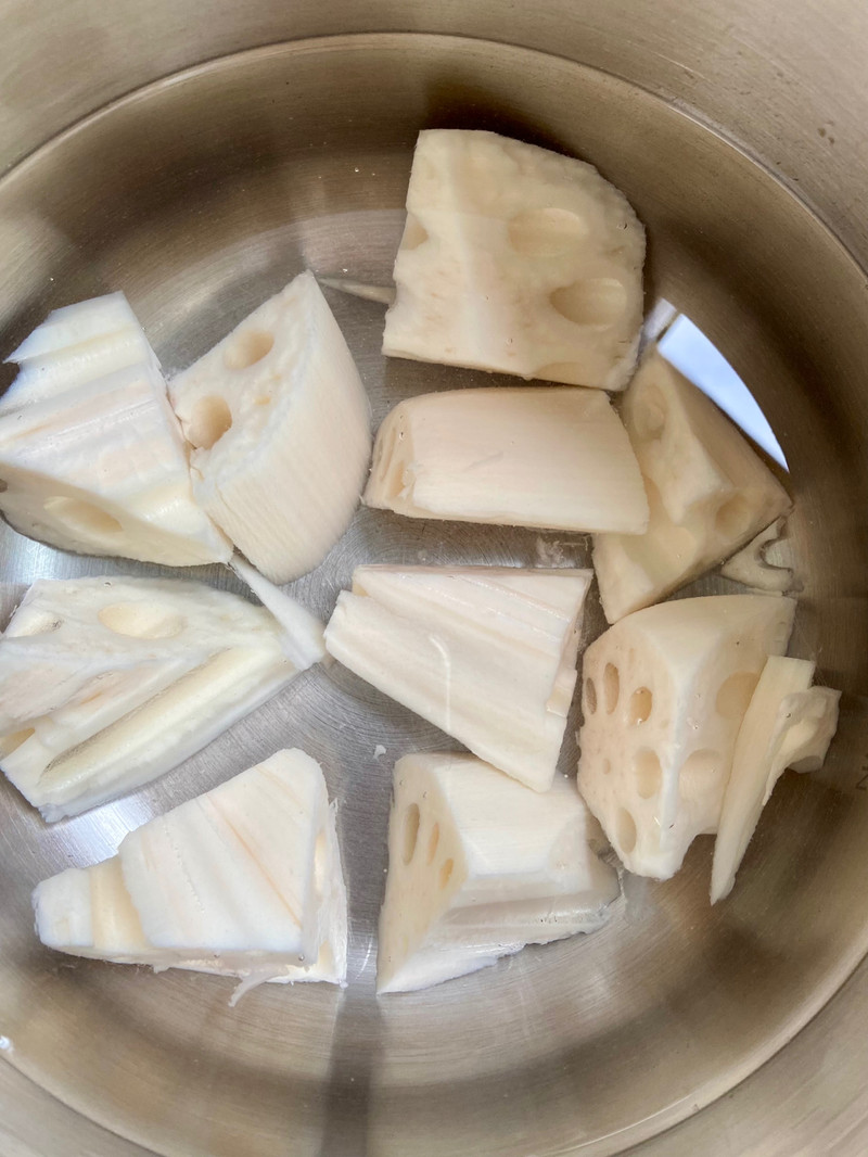 立冬补一补 莲藕乌鸡汤