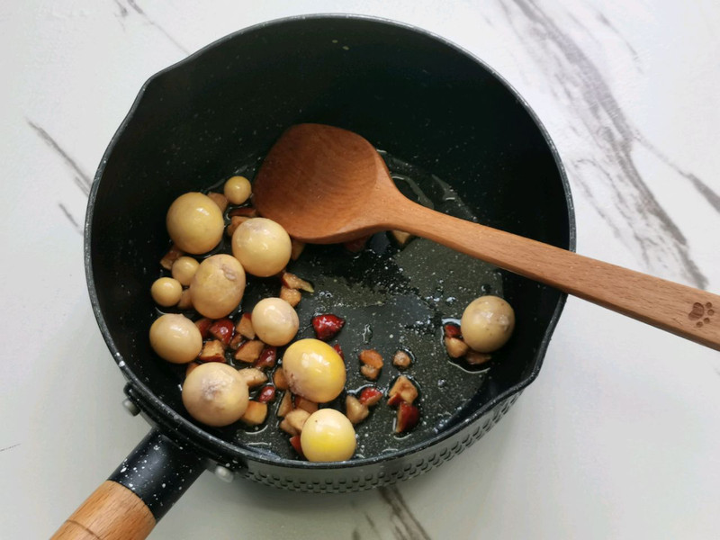 黑橄榄蛋珠炒饭