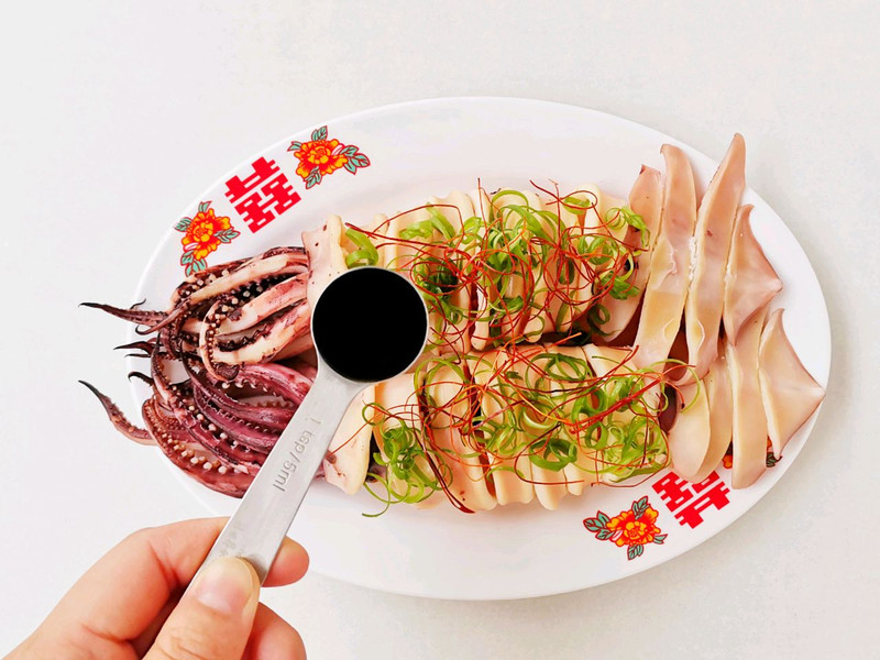 葱香白灼鱿鱼