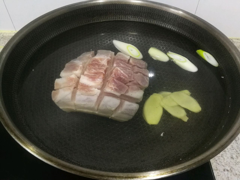 酸菜汆白肉
