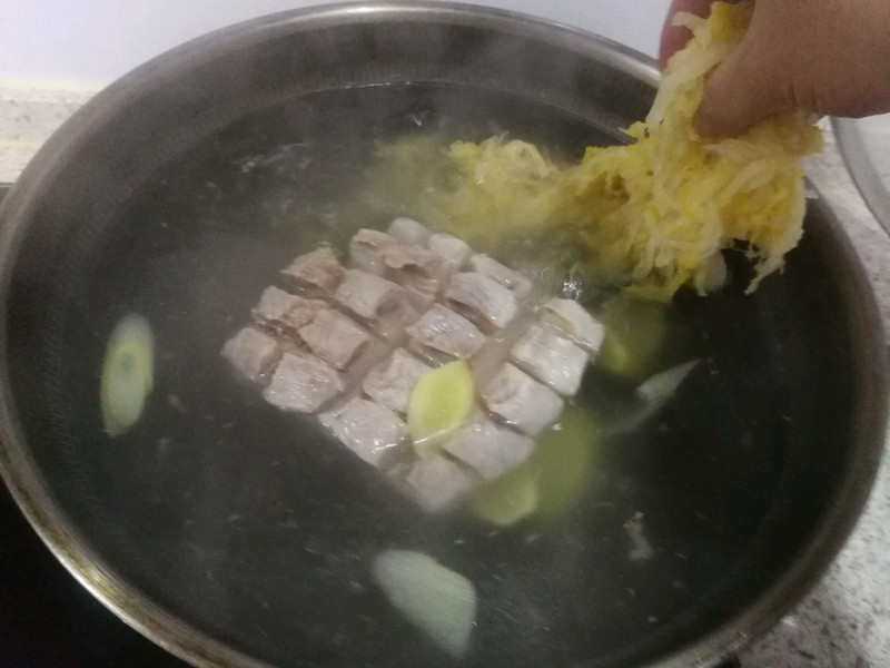 酸菜汆白肉