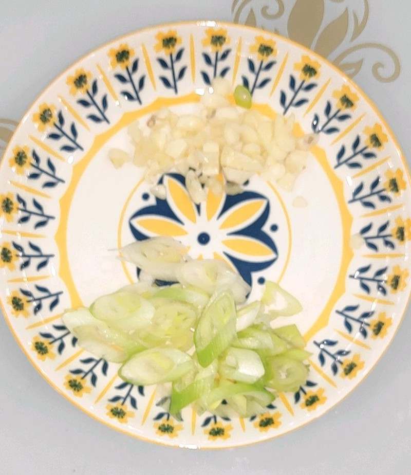 香菇鸡丁拌面