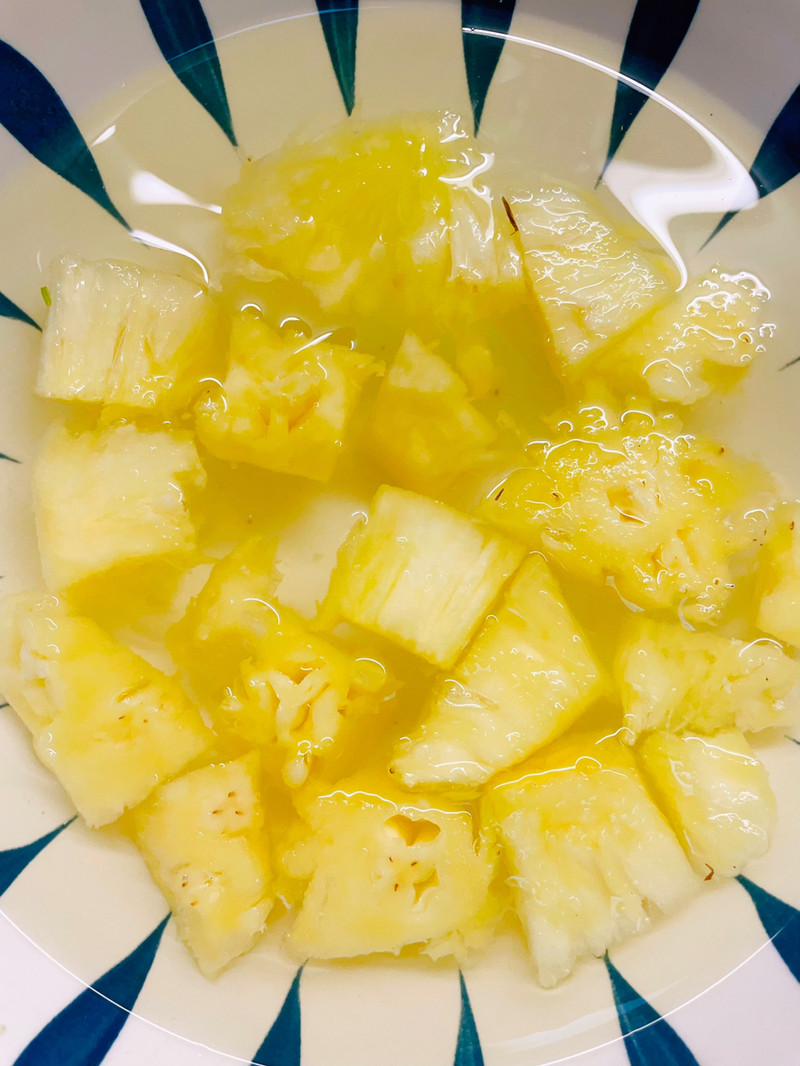 菠萝海鲜炒饭