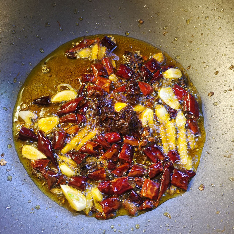 麻辣鸭血金针菇