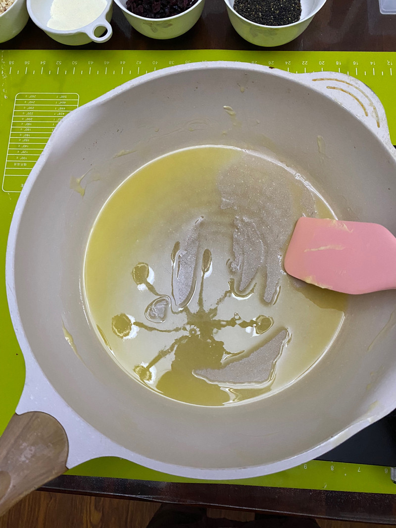 蔓越莓奶盖沙琪玛-奶香浓郁，轻甜不腻！