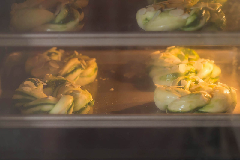 杏仁脆片抹茶奶酥花环面包，私房爆款是有原因的
