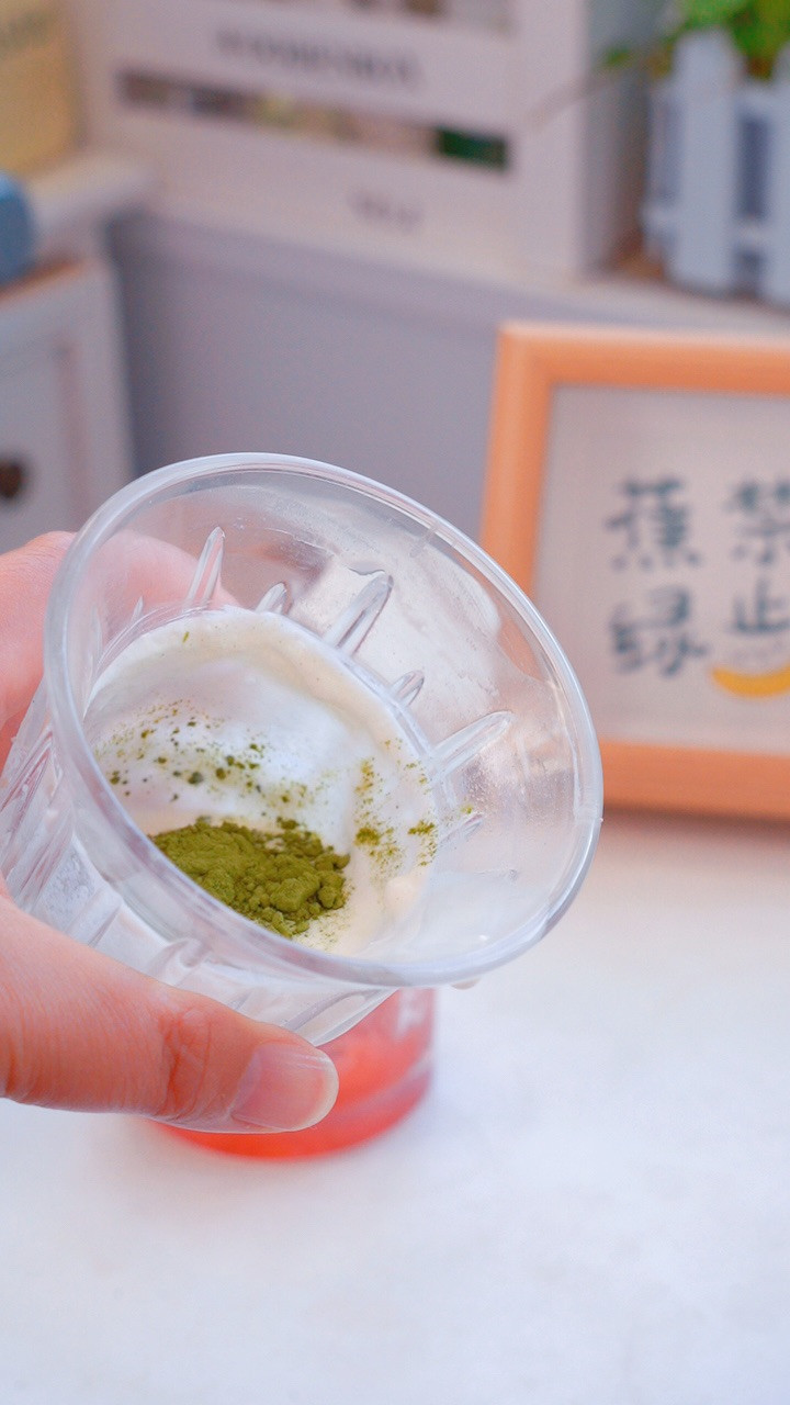 草莓抹茶拿铁，咖啡脑袋冲吧