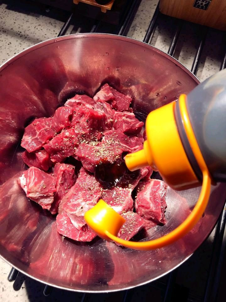 黑蒜子牛肉粒