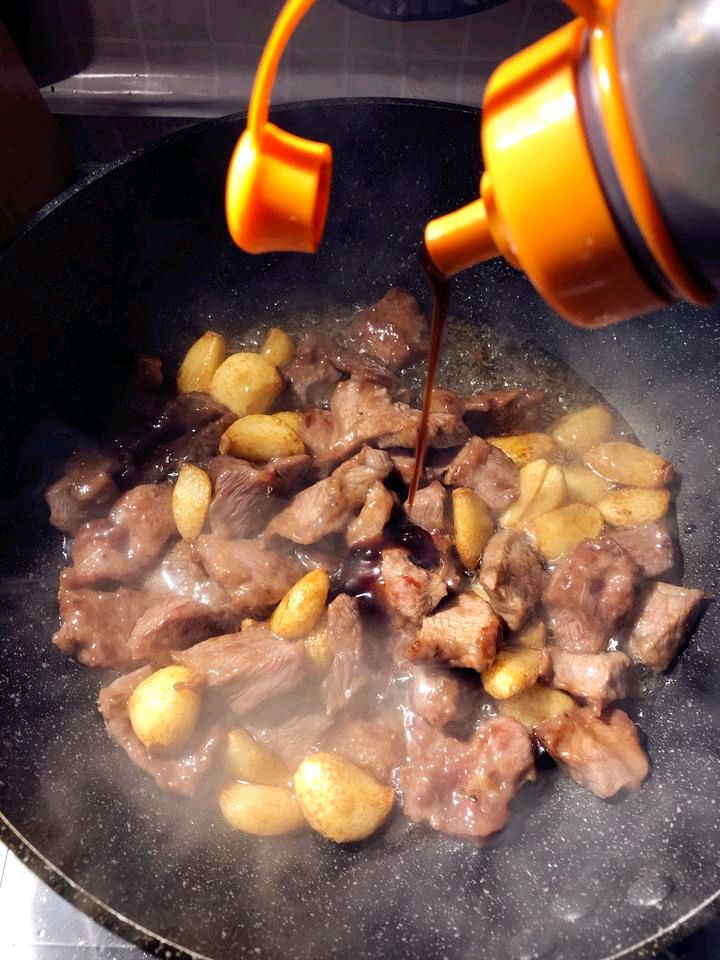 黑蒜子牛肉粒