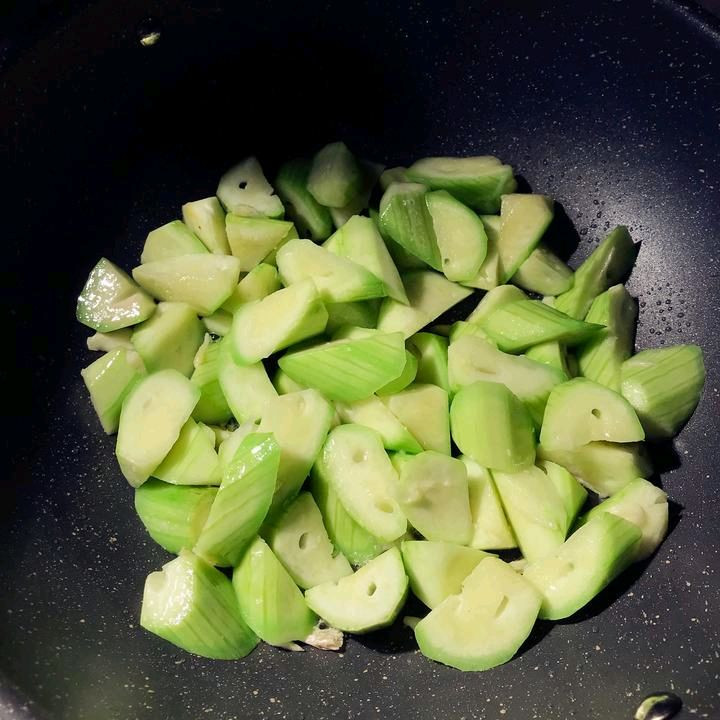 丝瓜鲜虾煲