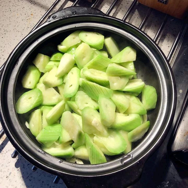 丝瓜鲜虾煲