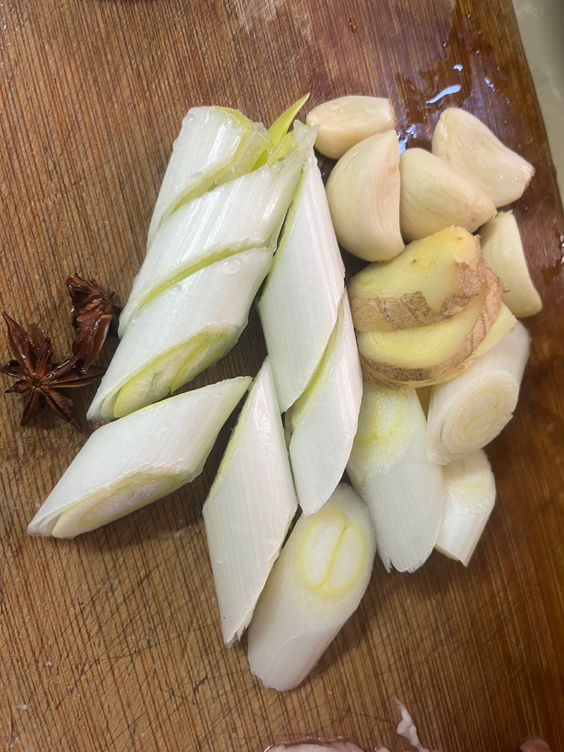 家宴硬菜—鲍鱼红烧肉
