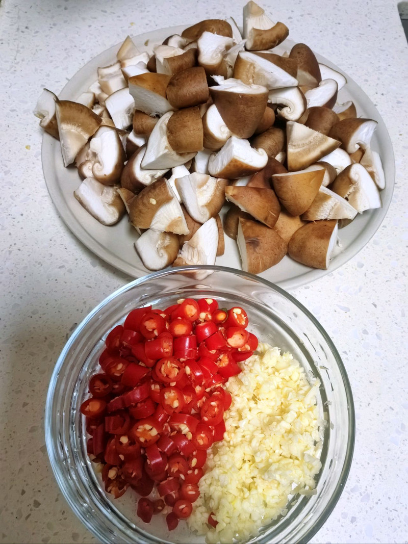 小米辣炒香菇
