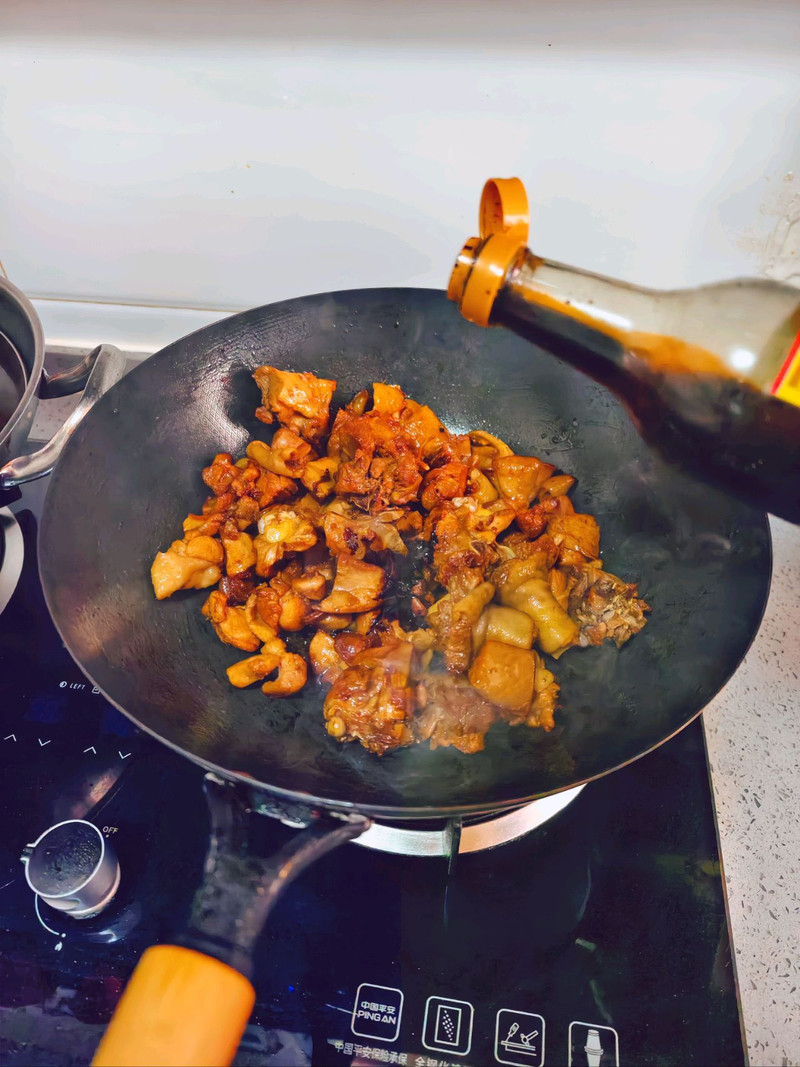 土豆烧鸡块