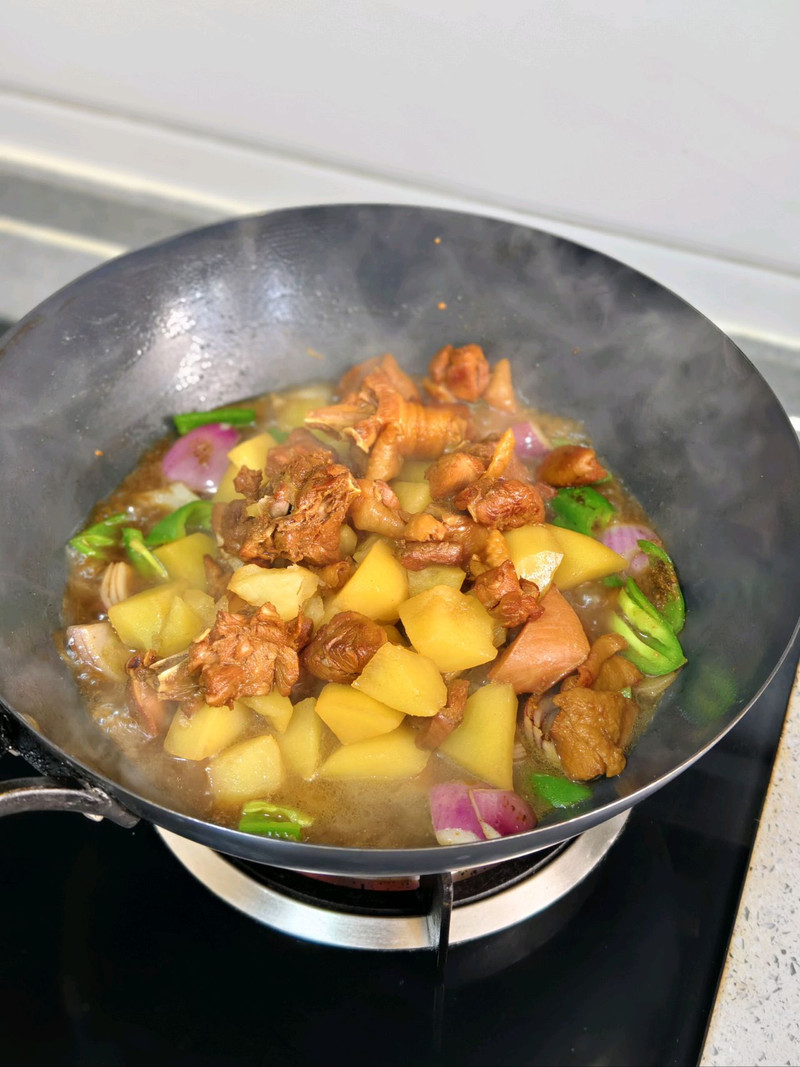 土豆烧鸡块