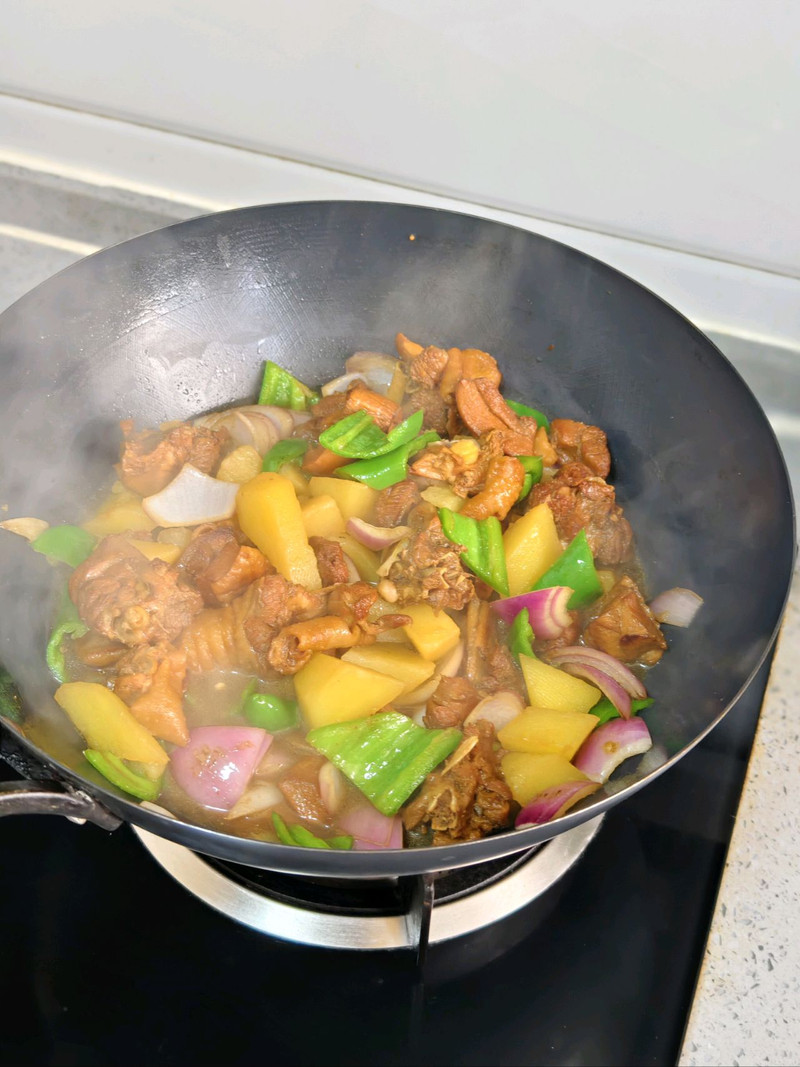 土豆烧鸡块