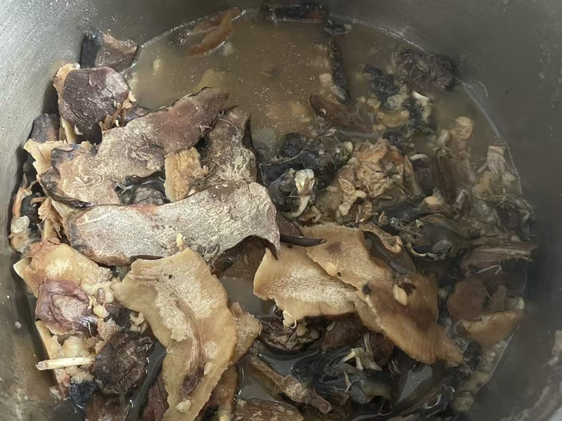 【土茯苓煲龟汤】秋冬季祛湿除闷靓汤