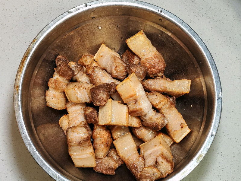 年夜饭红烧肉肥而不腻有技巧