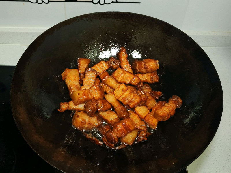 年夜饭红烧肉肥而不腻有技巧