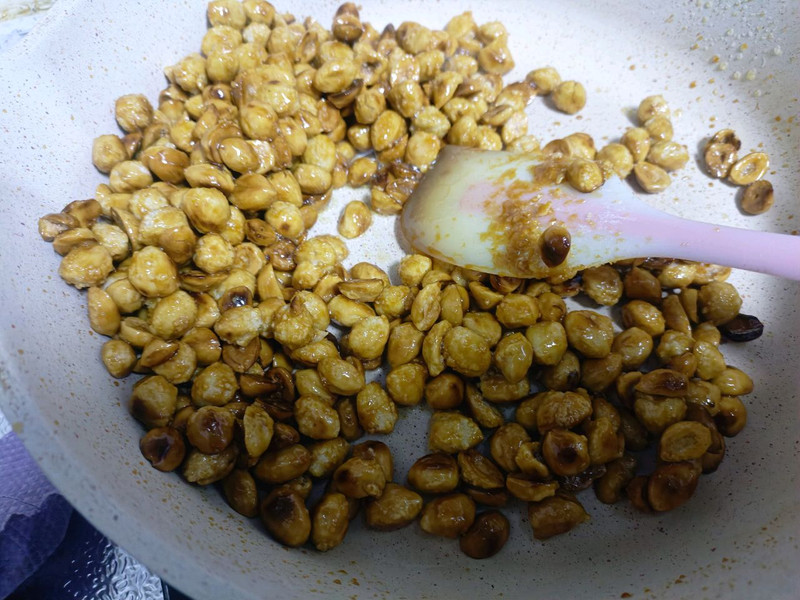 美食美刻之手工焦糖榛子巧克力