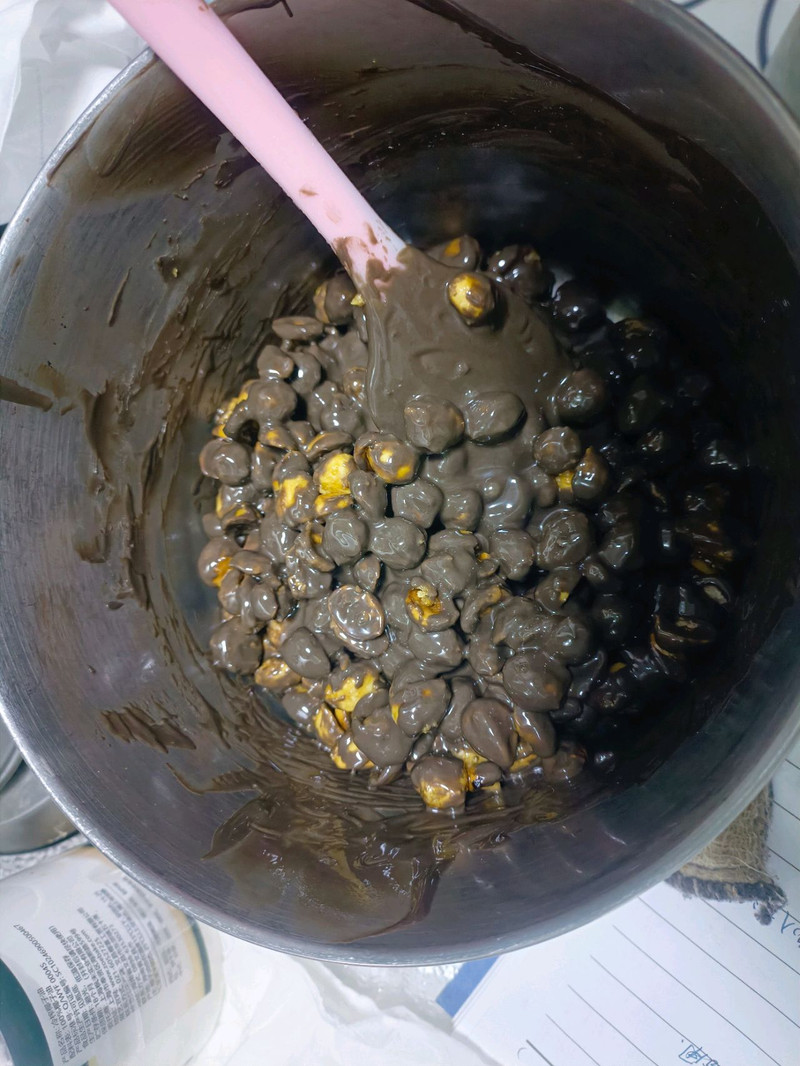 美食美刻之手工焦糖榛子巧克力
