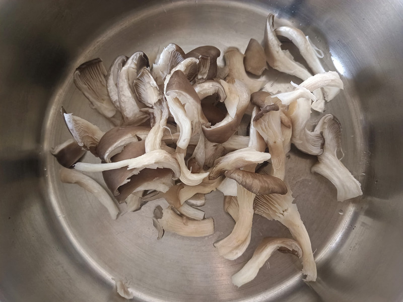 平菇炒白菜（鼓财）