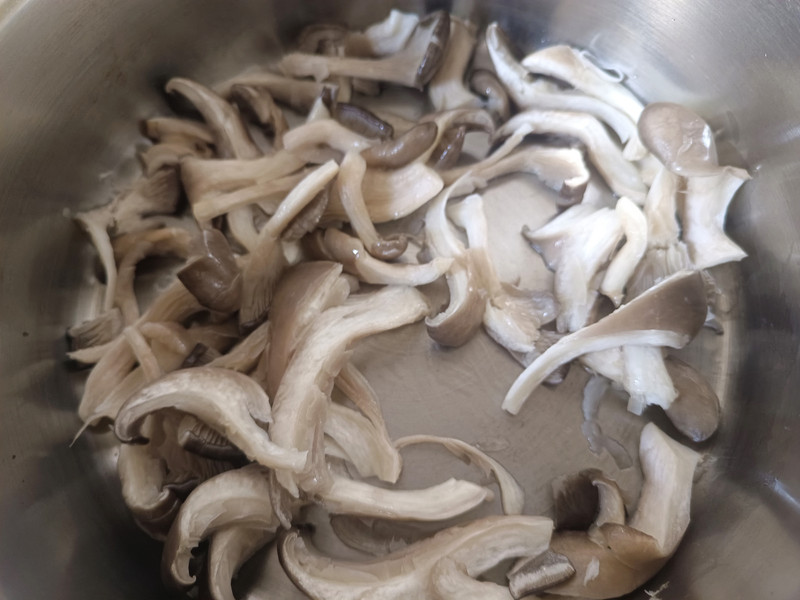 平菇炒白菜（鼓财）