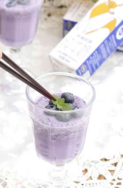 蓝莓牛奶冰沙