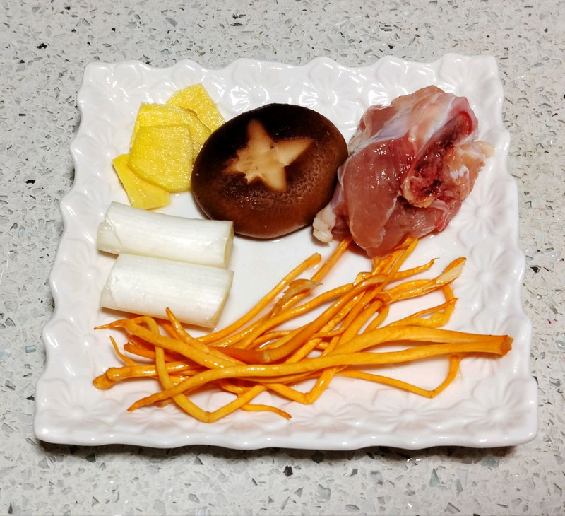 鸡肉香菇炖盅
