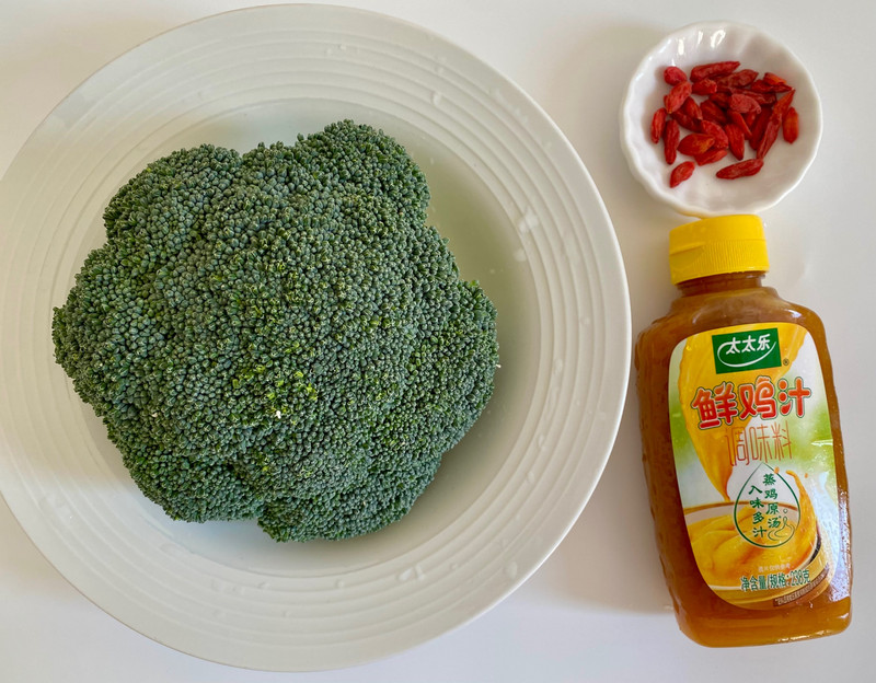 鸡汁西兰花 鸡汁西兰花