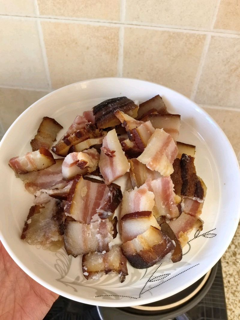 腊肉炒尖椒
