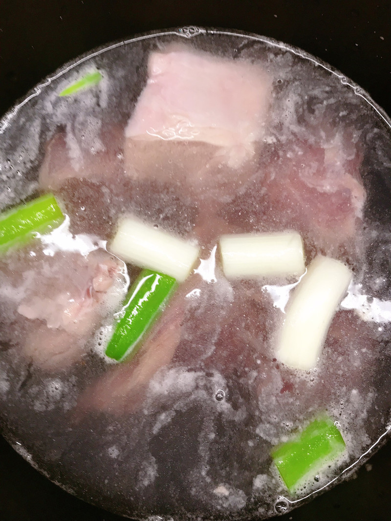 胡萝卜炖羊蝎子