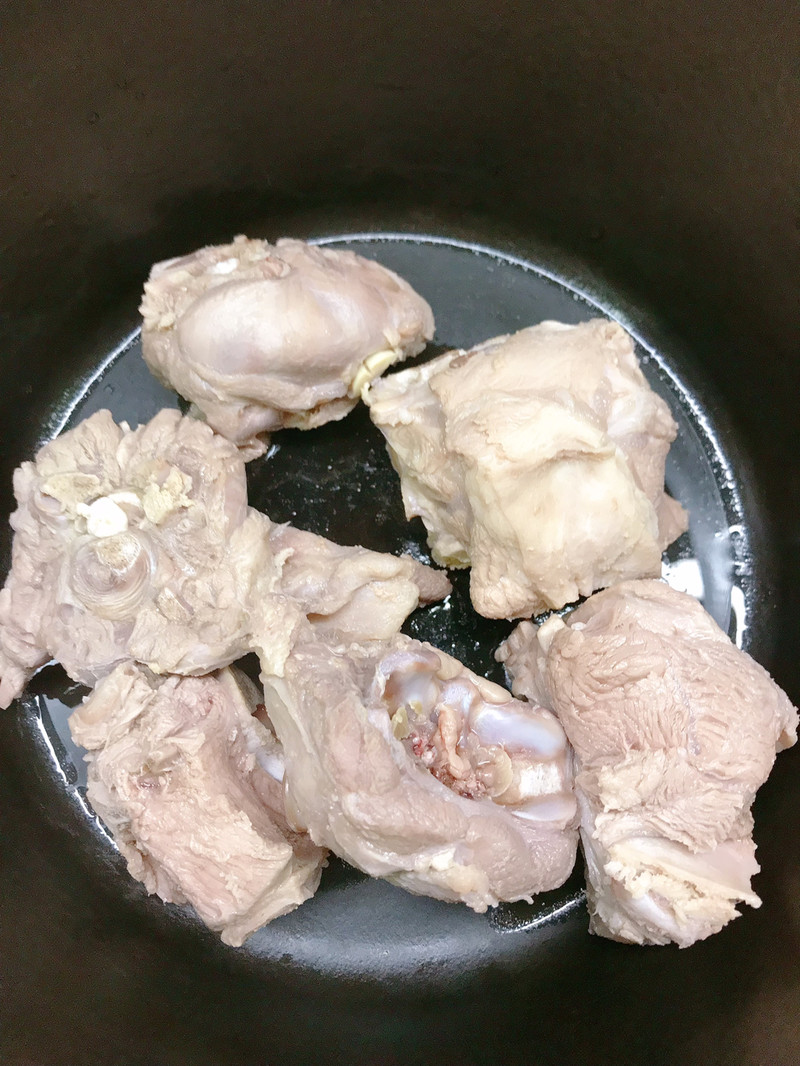 胡萝卜炖羊蝎子